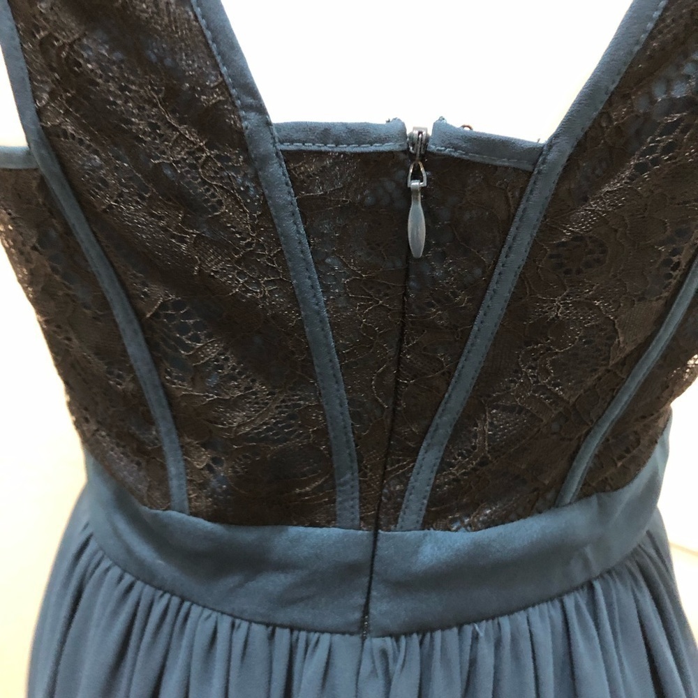 Elegant Black and Green Sleeveless Dress BCBG Maxi/Long Lace Sheer - Picture 5 of 12